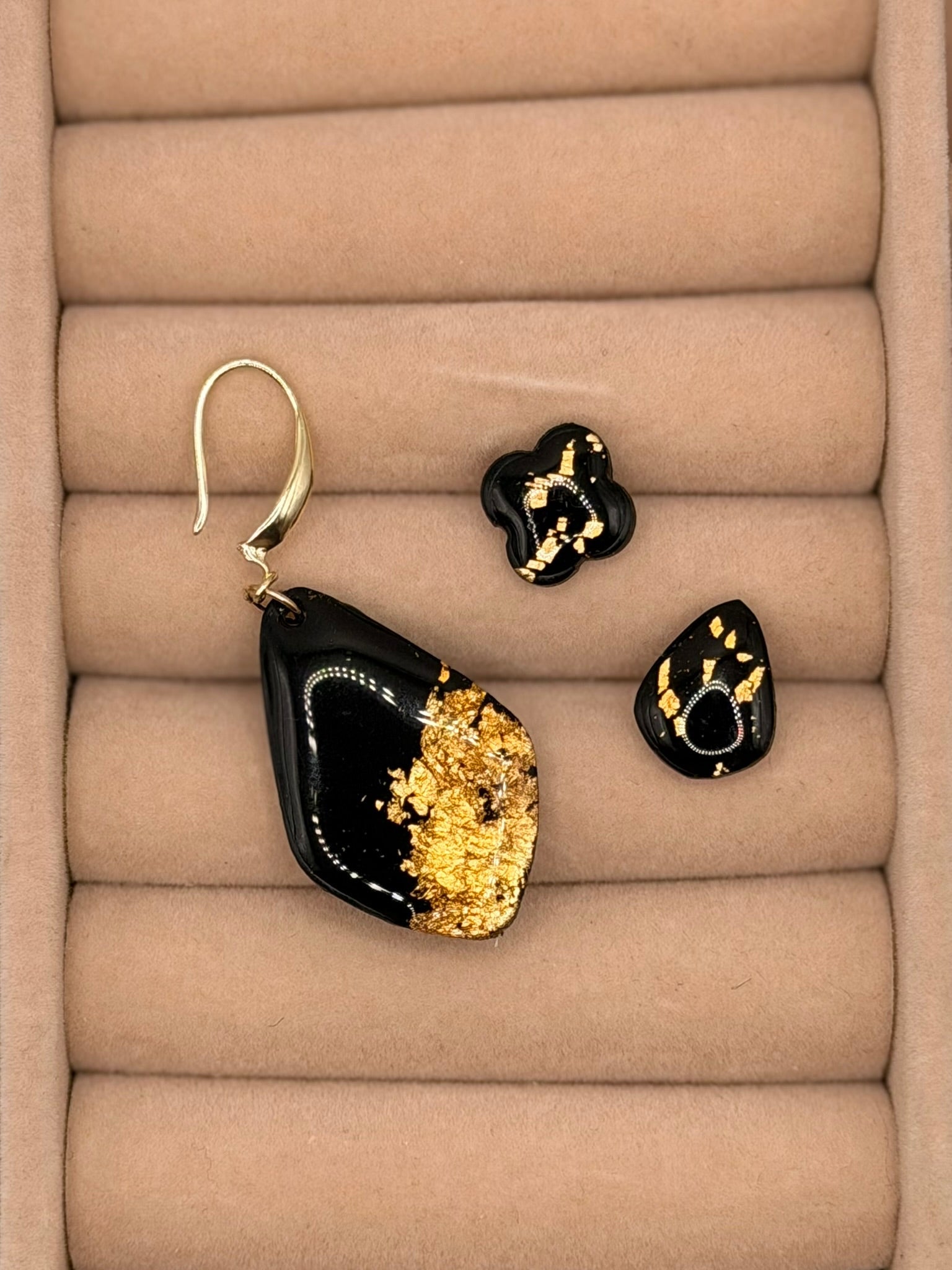 Obsidian Gold